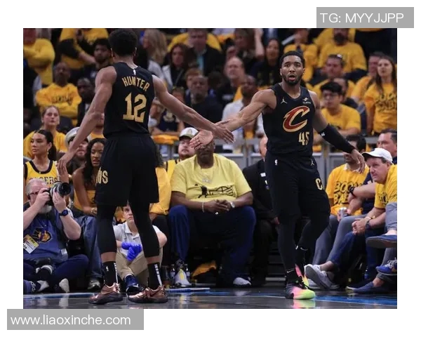 球迷炸锅:米切尔这一行为引热议!