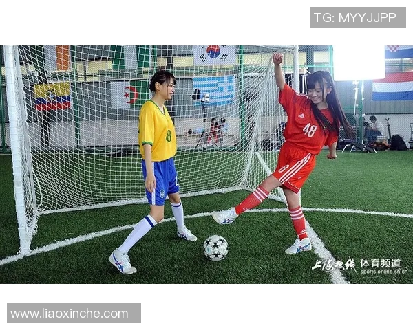 足球宝贝走红网络,助威视频破百万播放 足球宝贝走红网络,助威视频破百万播放