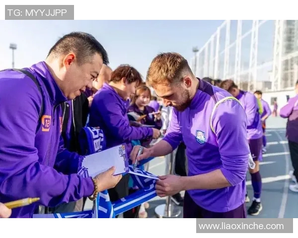 球星与粉丝互动集锦 球星与粉丝互动集锦