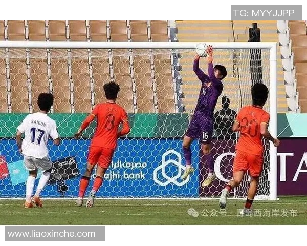 国足门将神扑集锦震撼登上国际媒体首页赢得全球球迷一致喝彩 国足门将神扑集锦震撼登上国际媒体首页赢得全球球迷一致喝彩